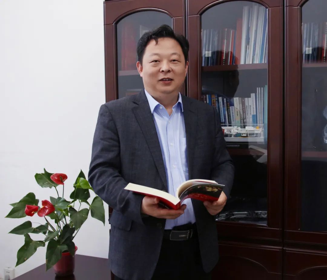 李聚波.jpg 李聚波.jpg